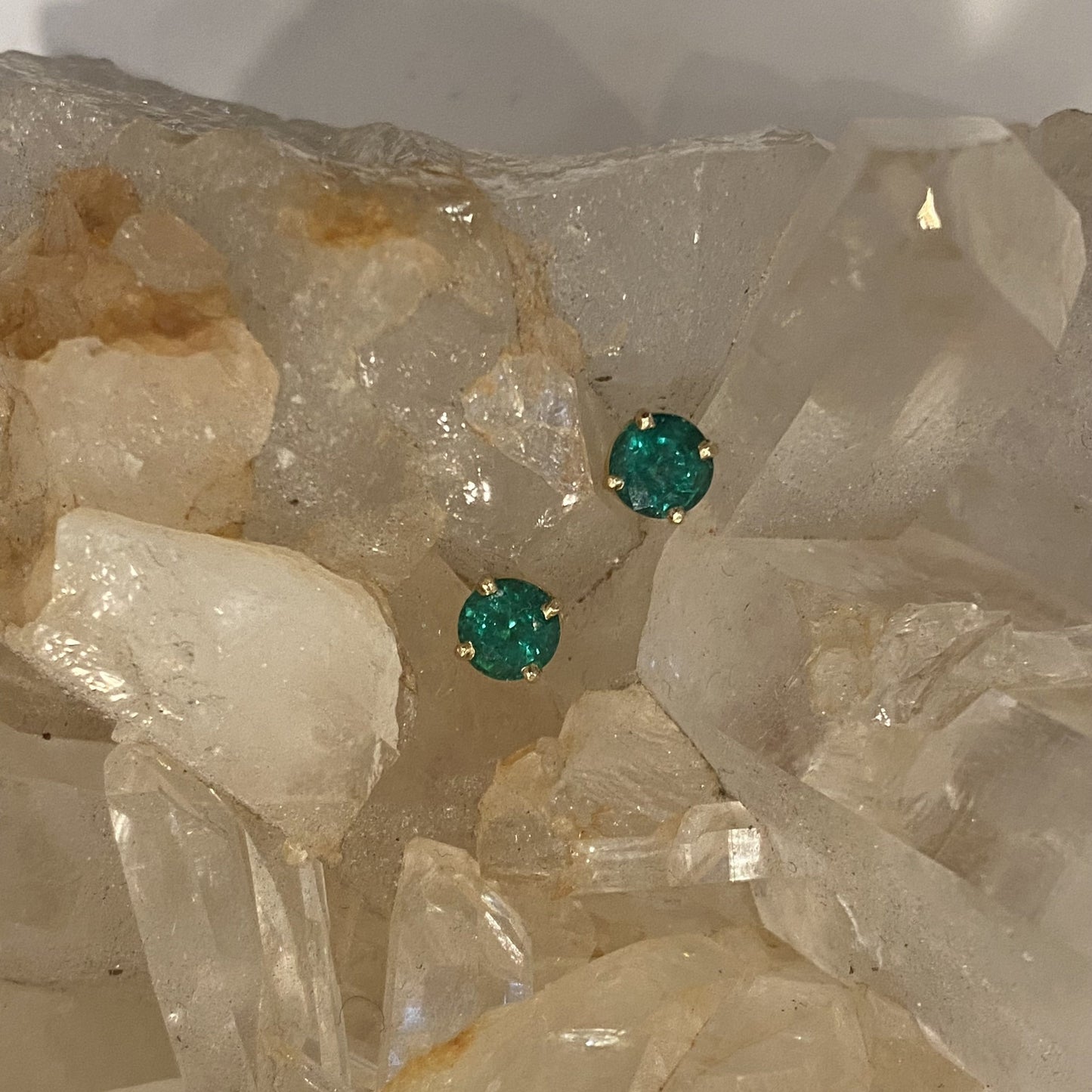 14KY Emerald Stud Earrings 1.31Ct
