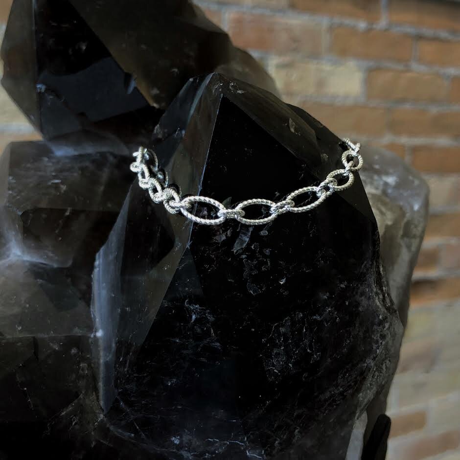 twisted-oval-link-bracelet