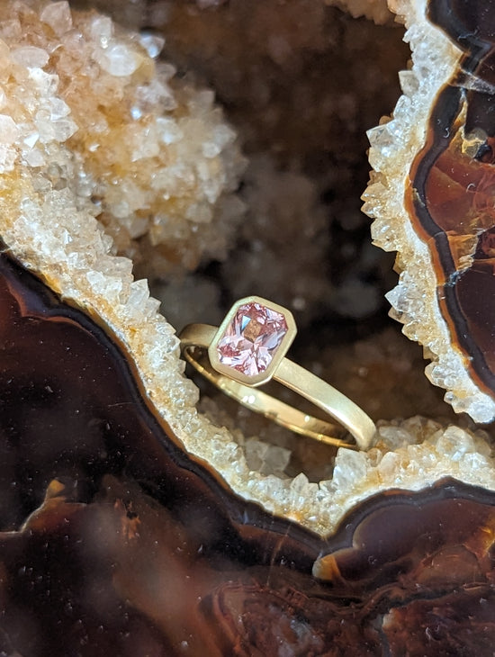 Load image into Gallery viewer, Kimberly Collins Peach Sapphire Yum Drop Ring
