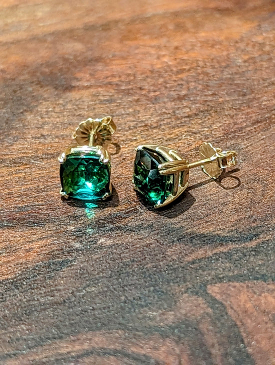 Load image into Gallery viewer, Plumb Gold Original Green Tourmaline Earrings
