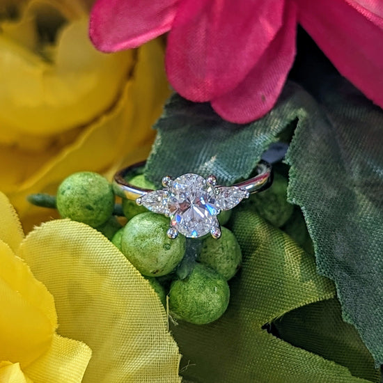 Pear Accented Engagement Ring Mounting