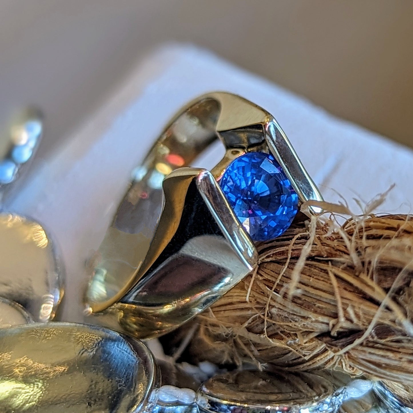 Plum gold original blue sapphire ring