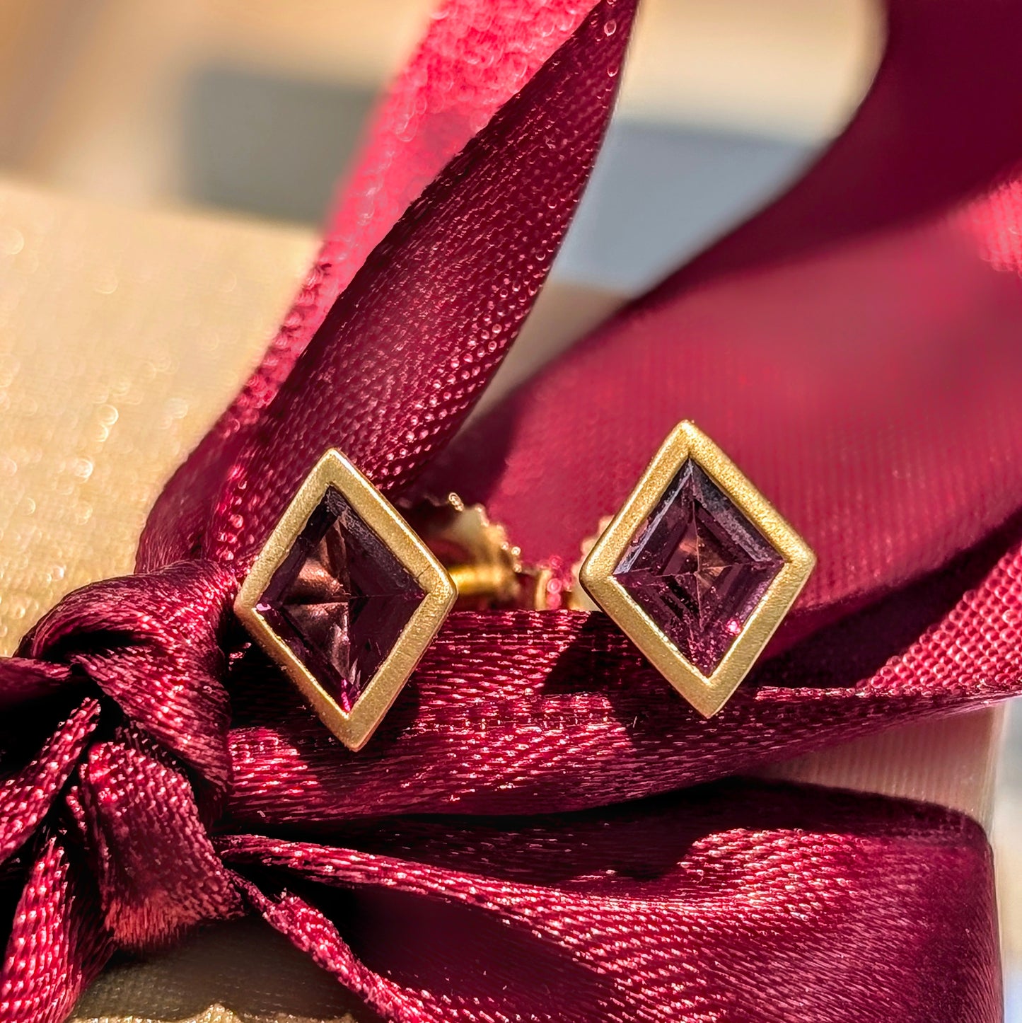 Garnet Kite Studs