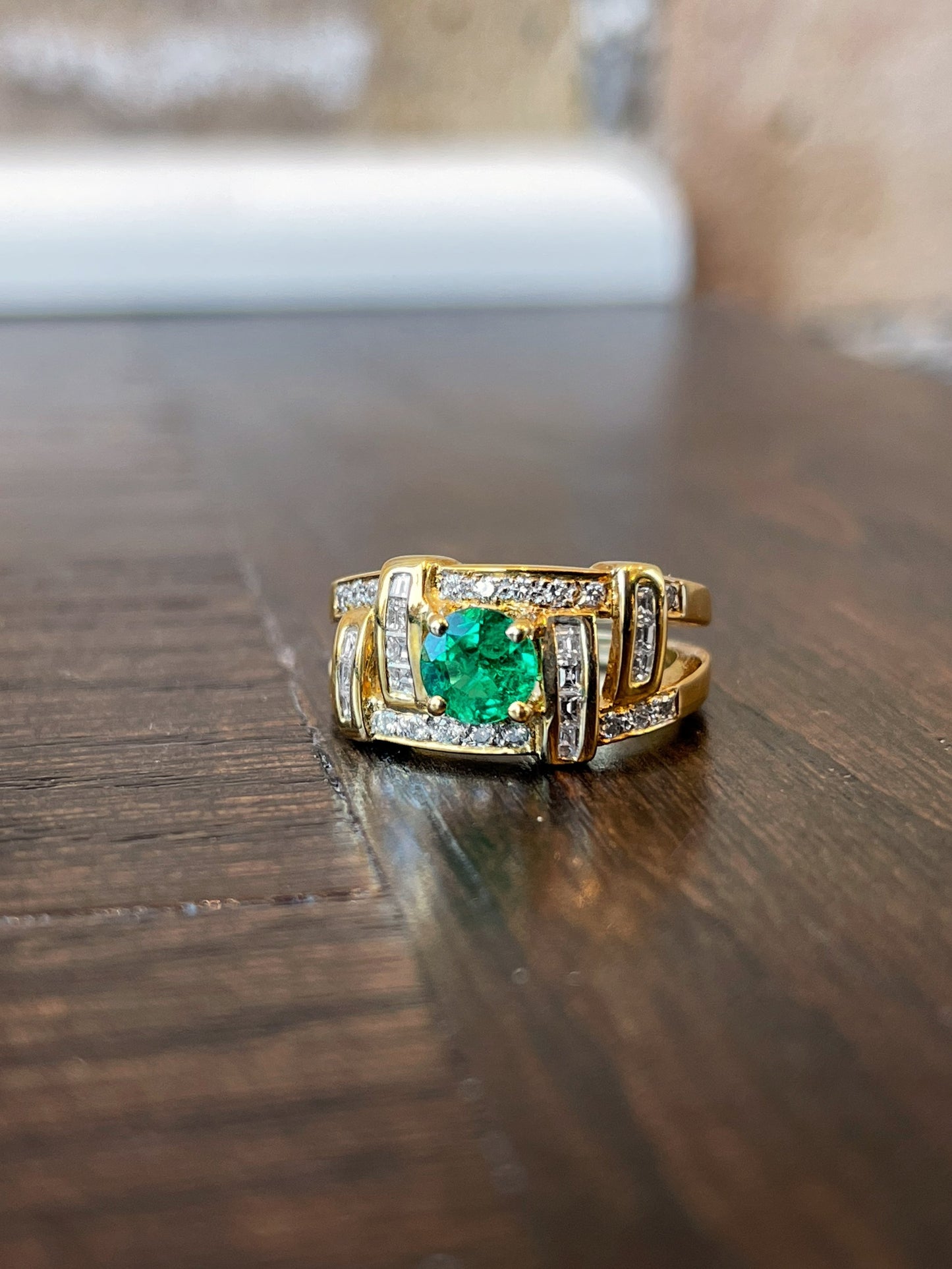 Load image into Gallery viewer, Zoma Color Emerald and Diamond Ring
